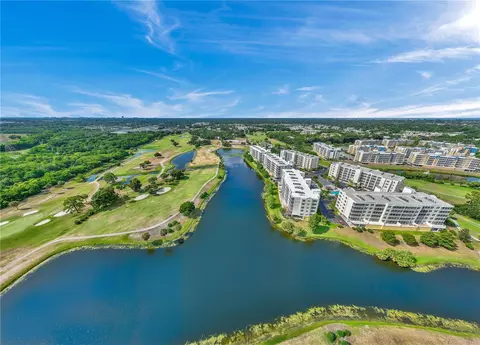 1200 Country Club Dr #5506, Largo, FL 33771