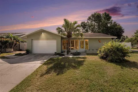 1003 Carol Ann Pl, Dunedin, FL 34698