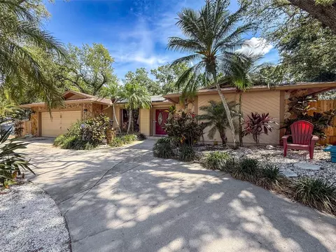 44 Pinewood Cir, Safety Harbor, FL 34695