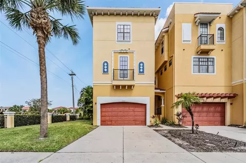 6404 Mayra Shores Ln, Apollo Beach, FL 33572
