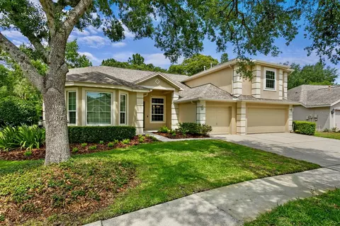 19207 Autumn Woods Ave, Tampa, FL 33647