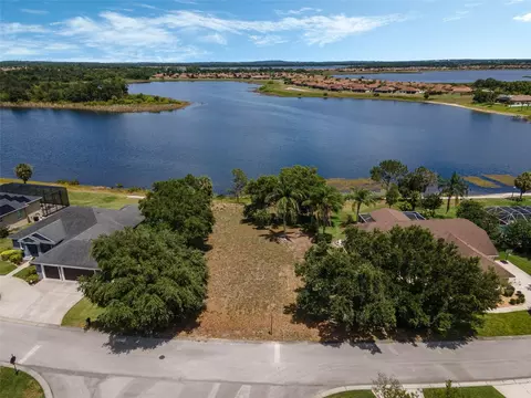 634 Hart Lake Dr, Winter Haven, FL 33884