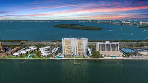 7200 Sunshine Skyway Ln S #4B, Saint Petersburg, FL 33711
