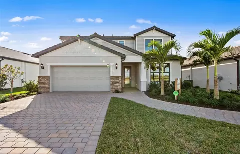 5949 Bluestar Ct, Lakewood Ranch, FL 34211
