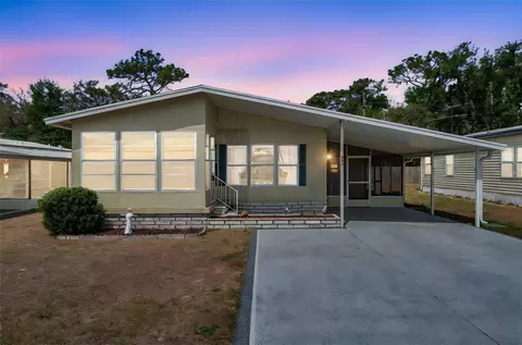 4801 Blanco Dr, Zephyrhills, FL 33541
