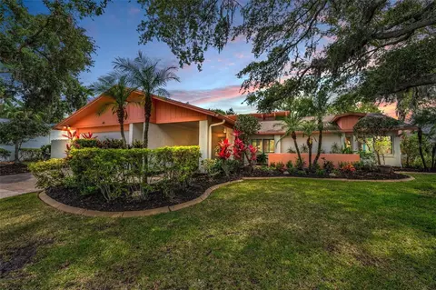 40 Pine Lake Dr, Oldsmar, FL 34677