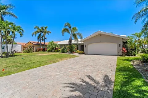 1941 Kentucky Ave NE, Saint Petersburg, FL 33703