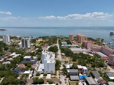 700 Beach Dr NE #705, Saint Petersburg, FL 33701