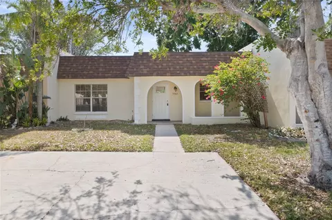 9922 86th Way, Seminole, FL 33777