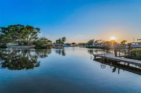4772 Dover St NE, Saint Petersburg, FL 33703