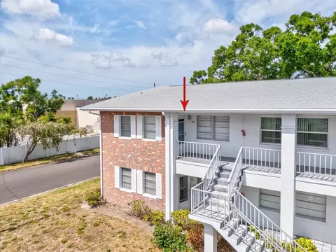 128 Brandy Wine Dr, Largo, FL 33771
