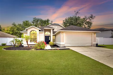 4302 Longfellow Dr, Plant City, FL 33566