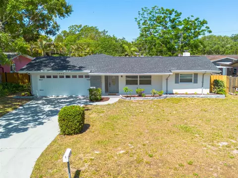 1952 Algonquin Dr, Clearwater, FL 33755