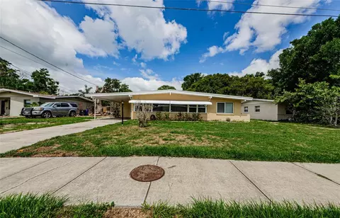 406 Country Club Dr, Oldsmar, FL 34677