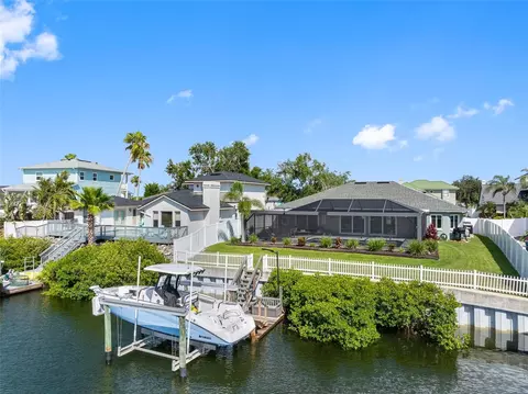 6604 Dolphin Cove Dr, Apollo Beach, FL 33572