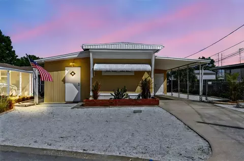 719 Driftwood Ln, Tarpon Springs, FL 34689