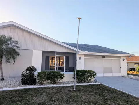 810 Bluewater Dr, Sun City Center, FL 33573