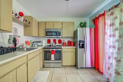 Kitchen - 56 Pine Trak #101E, Ocala, FL 34472 photo 2 of 3