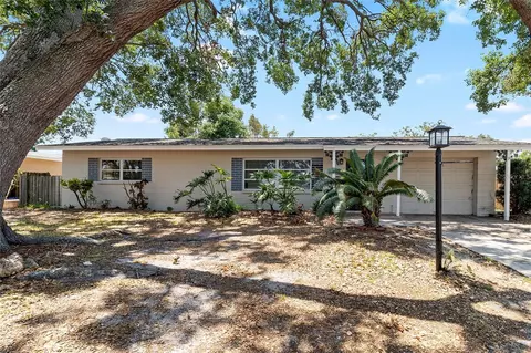 8696 118th St, Seminole, FL 33772
