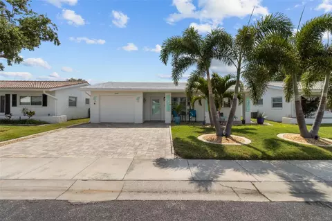 9743 36th Way N #4, Pinellas Park, FL 33782