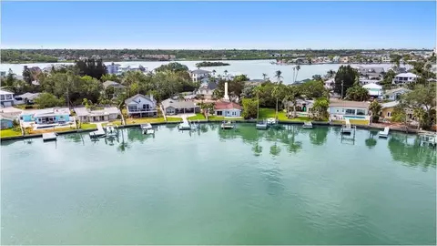 425 12th Ave, Indian Rocks Beach, FL 33785