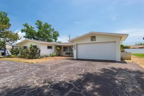 6638 12th Ter N, Saint Petersburg, FL 33710