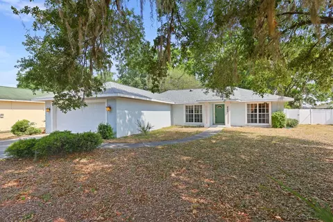 802 Mendonsa Rd, Plant City, FL 33563