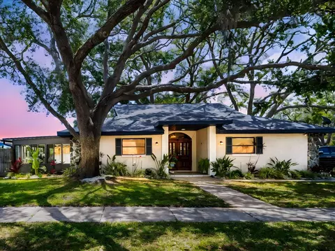 5021 Roanoke Dr, Holiday, FL 34690