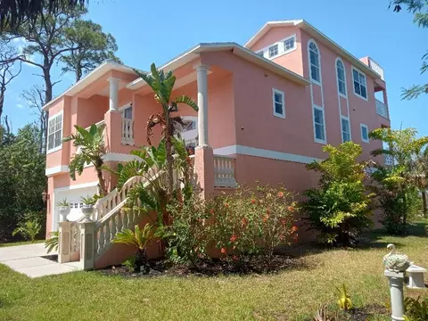 6926 Mccray Dr, Hudson, FL 34667 photo 1