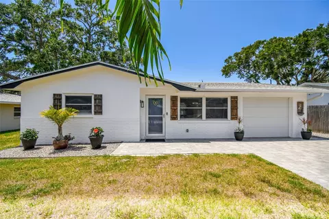 2004 Yale Ave, Dunedin, FL 34698