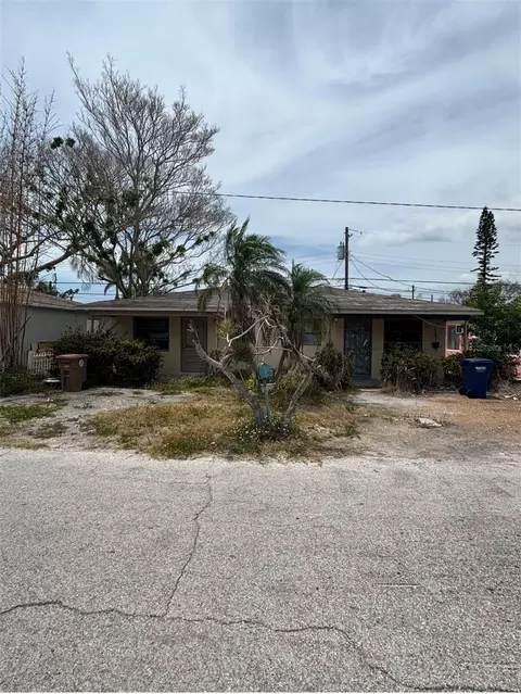 148 147th Ave E, Madeira Beach, FL 33708