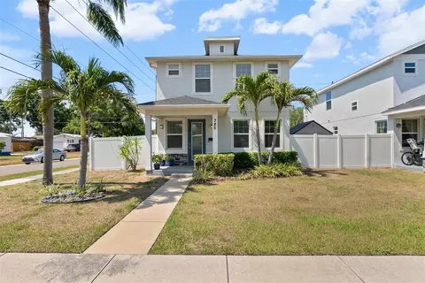 785 52nd Ave N, Saint Petersburg, FL 33703