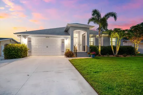 6121 33rd Ave N, Saint Petersburg, FL 33710