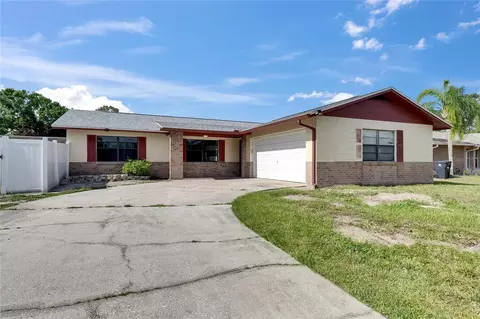 811 Pebblewood Dr, Brandon, FL 33511