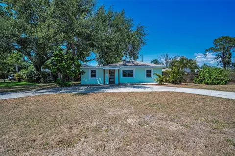 1101 Essex Dr N, Saint Petersburg, FL 33710