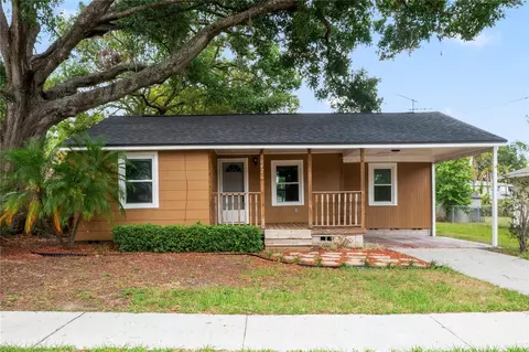 5042 8th St, Zephyrhills, FL 33542