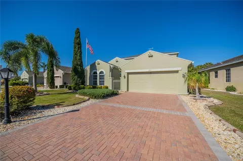 445 Noble Faire Dr, Sun City Center, FL 33573