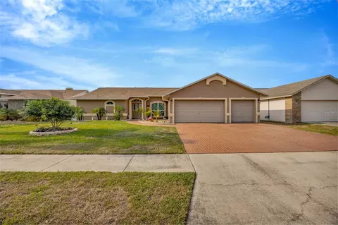 1410 Monte Lake Dr, Valrico, FL 33596