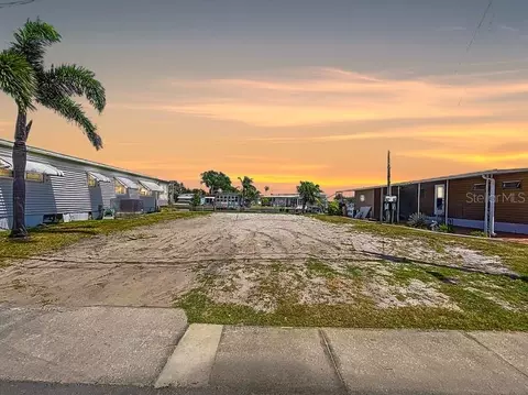 18 Yawl Ln #18, Palm Harbor, FL 34683