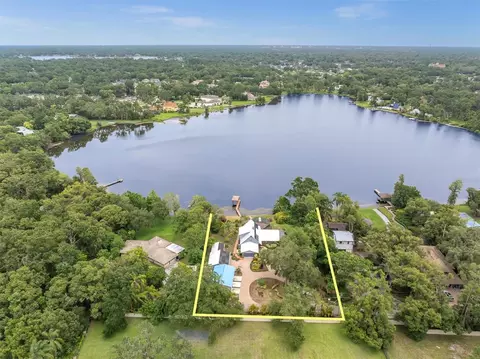 13533 Bay Lake Ln, Tampa, FL 33618