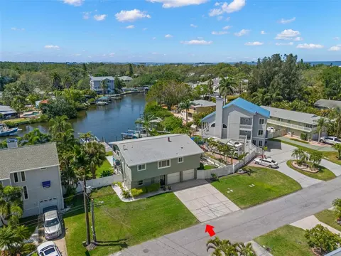 261 Kentucky Ave, Crystal Beach, FL 34681