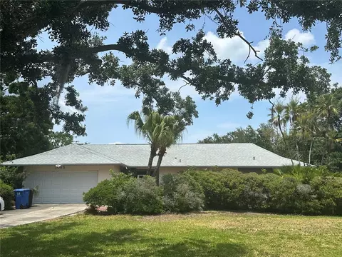 1445 72nd Ave NE, Saint Petersburg, FL 33702