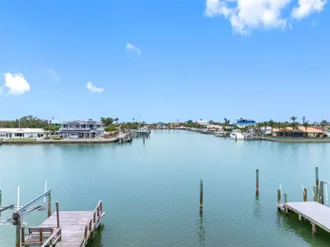440 115th Ave, Treasure Island, FL 33706