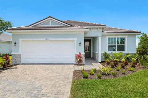 11737 Myakka Blue Dr, Venice, FL 34293
