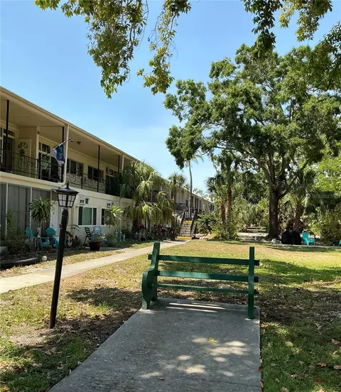 4051 58th St N #241C, Kenneth City, FL 33709
