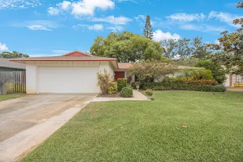 13563 Cordova Dr, Largo, FL 33774