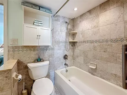 Bath - 230 Medallion Blvd #G, Madeira Beach, FL 33708 photo 3 of 4