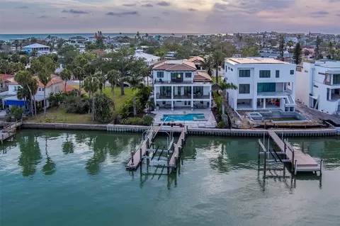 15805 Redington Dr, Redington Beach, FL 33708