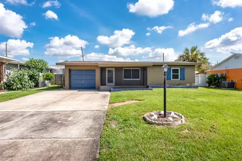 8305 75th Pl, Seminole, FL 33777