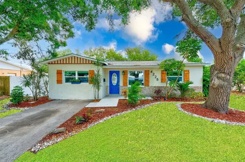 4228 Tarpon Dr SE, Saint Petersburg, FL 33705